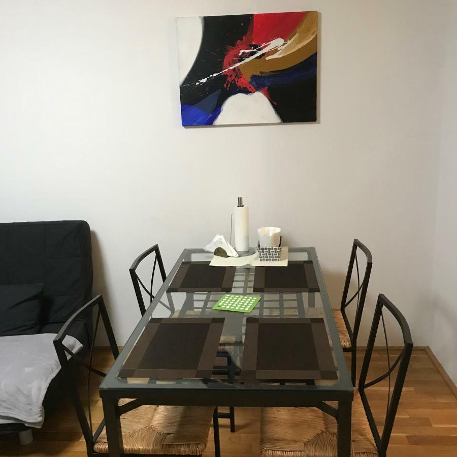 Lg Lovely Apartment Stockerau Eksteriør billede